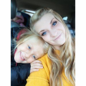 Meet your Posher, Kayla